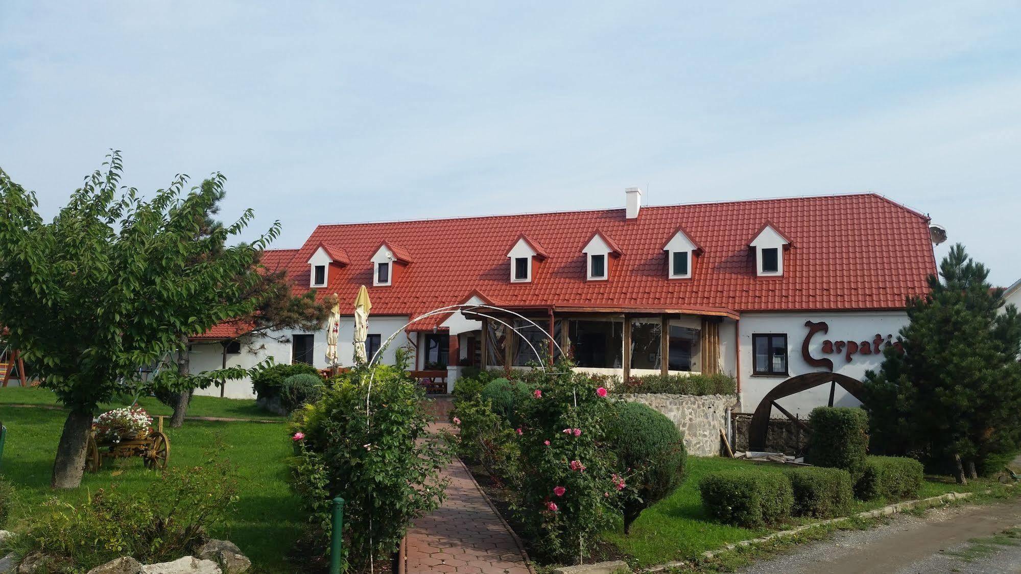 Hotel Carpatia Bratislava Bagian luar foto