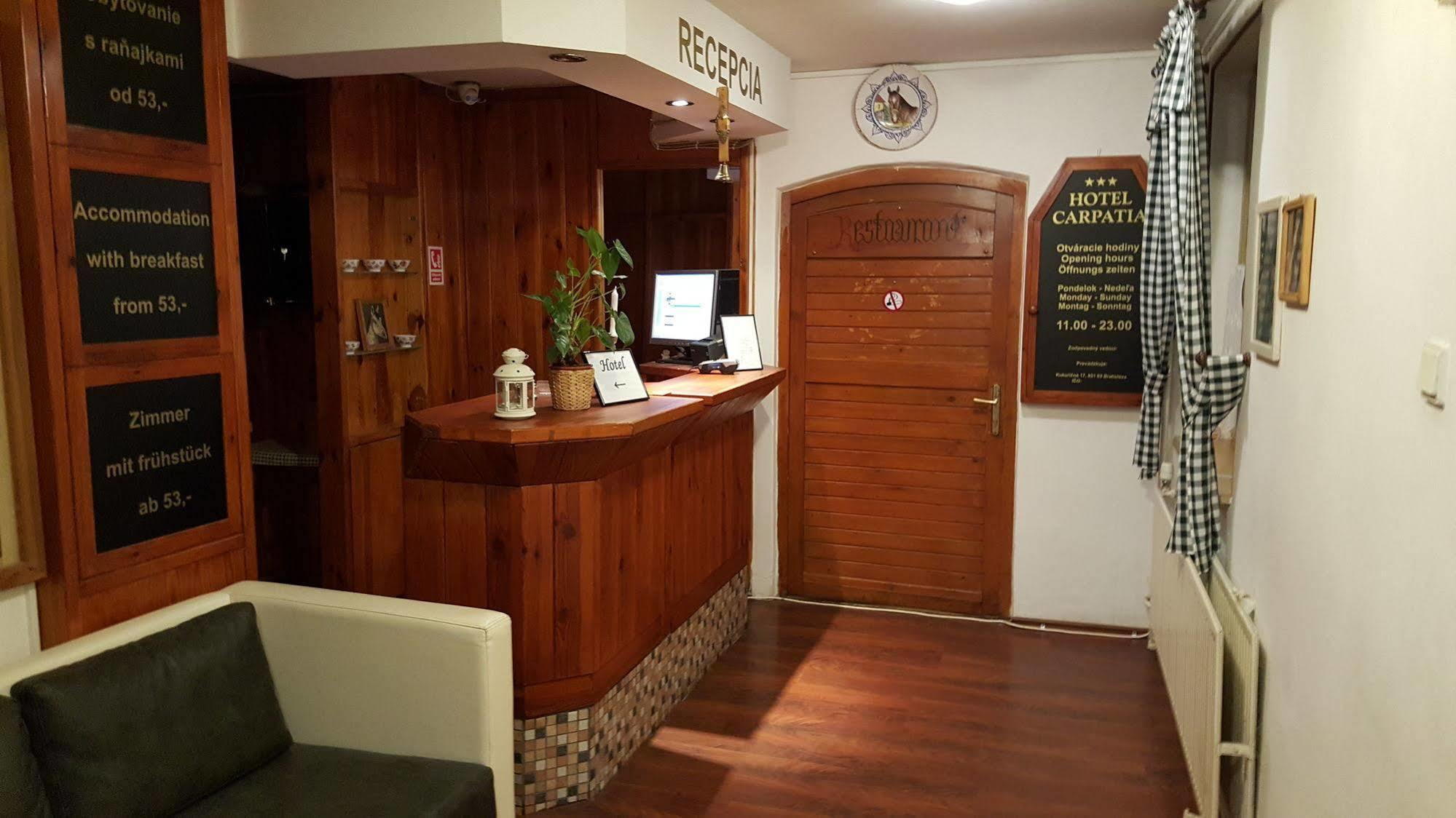 Hotel Carpatia Bratislava Bagian luar foto